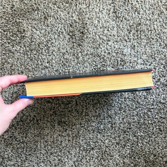 The Only One Left Riley Sager Hardcover thriller book - Picture 4 of 5